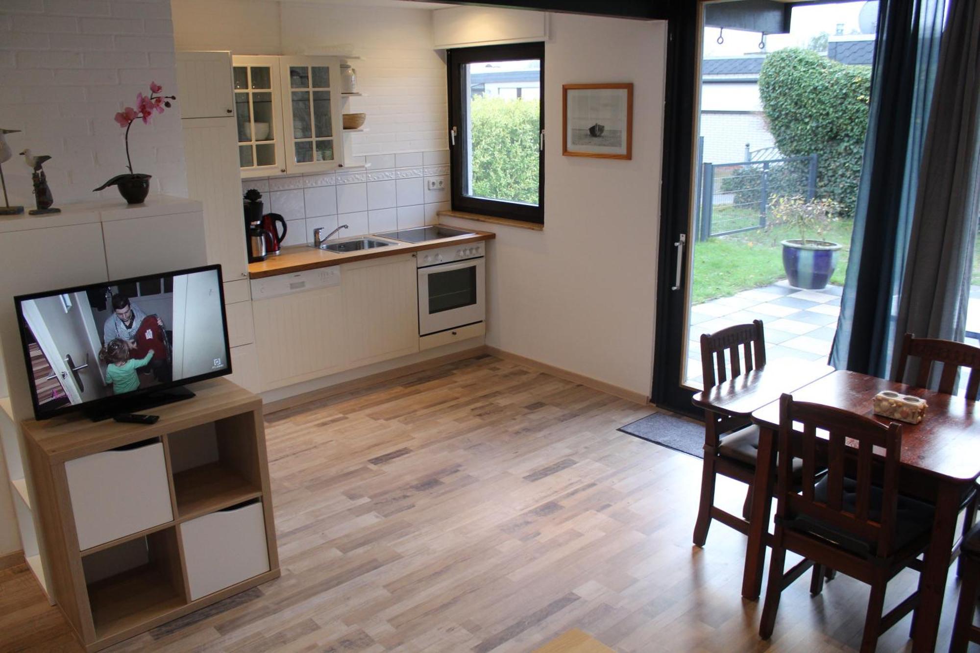 Schoenes Ferienhaus In Tossens Mit Schoenem Garten 부차딩엔 외부 사진